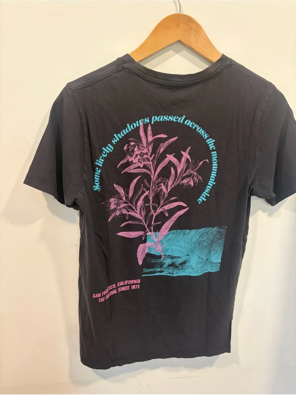 Levi’s Floral Graphic T-Shirt Black Botanical Back Print Size Small